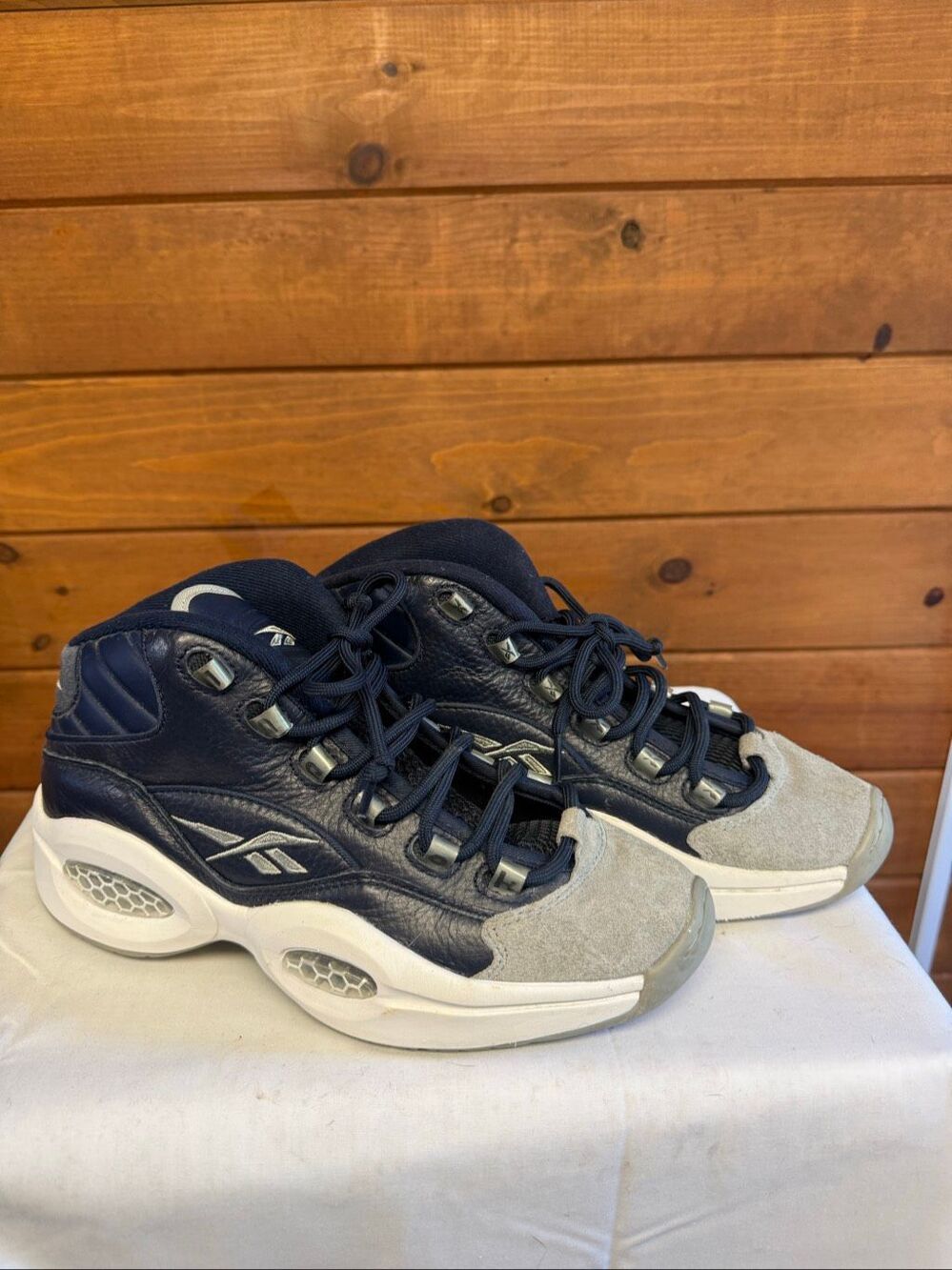Reebok Mens Question Mid "Georgetown" sneakers Sz 8.5